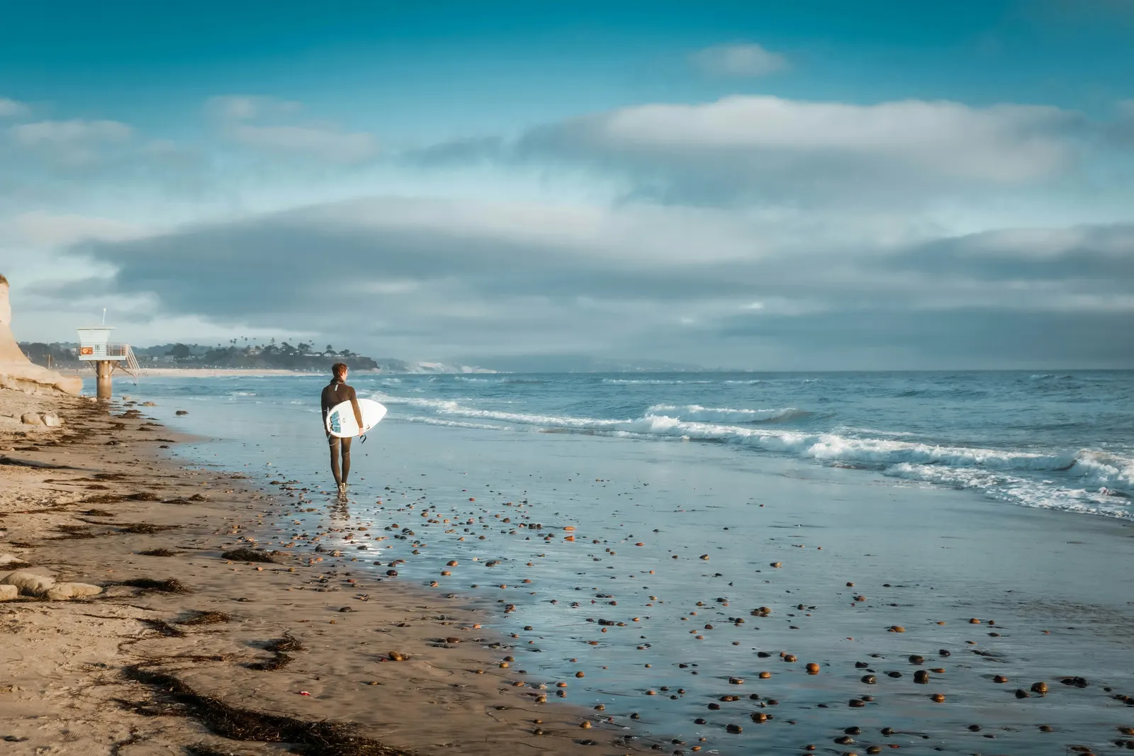 Cover image for the SUNGOD Bulletin article “The Perfect Encinitas Beach Day Guide”